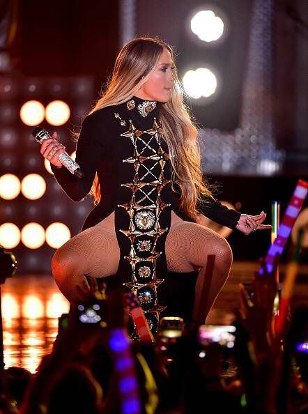 Jennifer Lopez se presentó en show sin ropa interior – Metro Ecuador