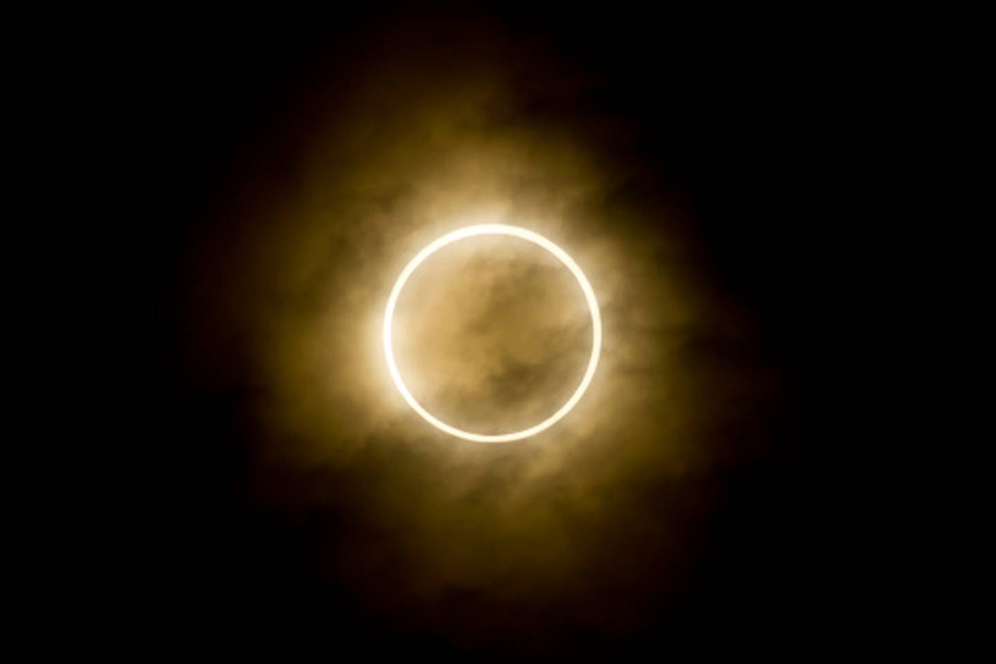 Eclipse solar en Ecuador, así lo puedes observar desde la comodidad de
