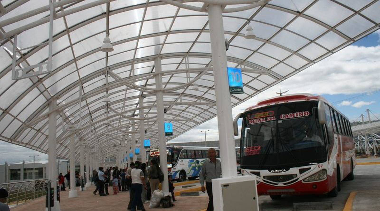 Feriado Fiestas de Quito Terminales terrestres operarán 24 horas