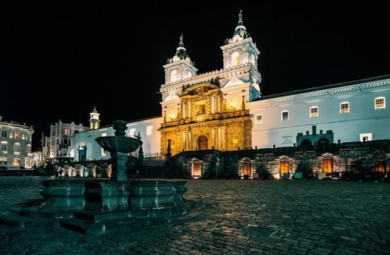 Quito en horas de la noche.