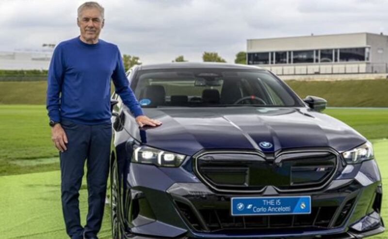 Jugadores del Real Madrid recibieron un BMW