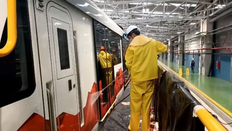 El tren del Metro de Quito que fue vandalizado ya está operando con normalidad