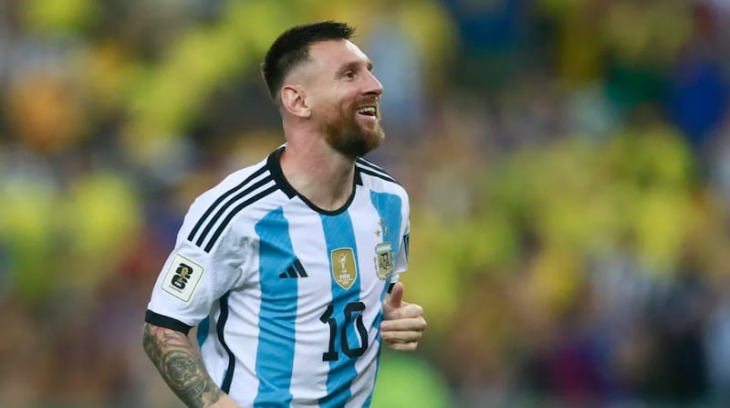 Camiseta de Lionel Messi prohibida en el partido Argentina vs.Paraguay