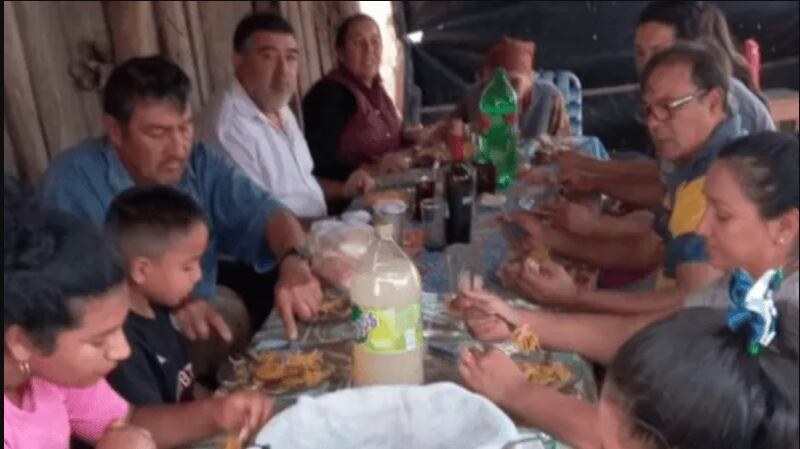 La foto del almuerzo del día que desapareció Loan Danilo Peña.