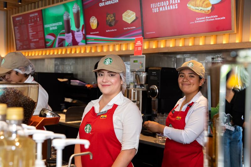 Starbucks abre su tercera tienda en Quito, en el CCI