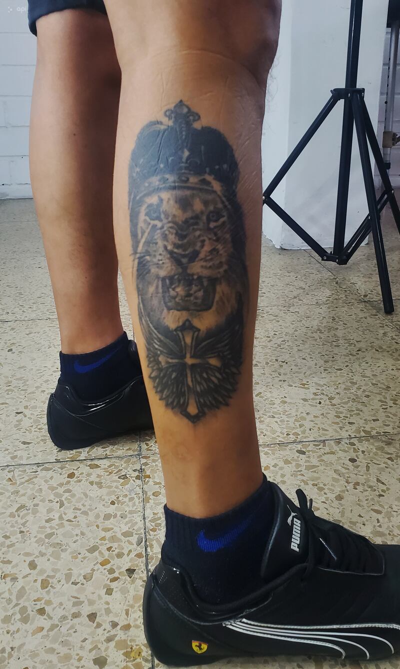 Guayaquil, jueves 18 de enero del 2024
'Cover Up' la tendencia que empieza a tomar fuerza en Guayaquil, tatuajes de leones, tigres águilas y coronas se han vuelto un estigma para muchos, motivo por el cual, los están cubriendo con otros tatuajes.