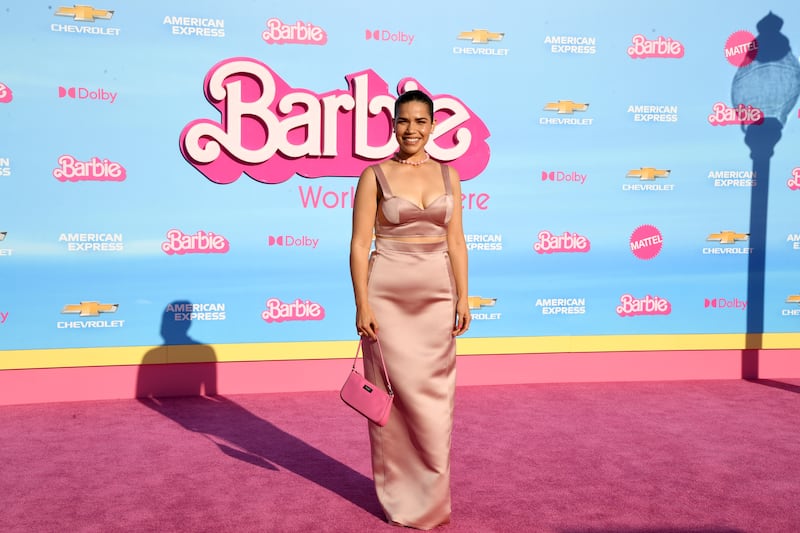 El pasado domingo 9 de julio se reunió todo el elenco de “Barbie” en la alfombra rosa para celebrar el estreno de la película más esperada de este 2023.