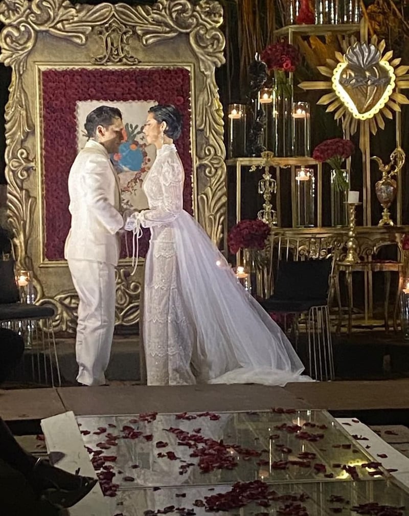 El lujo que se dio Christian Nodal en su boda secreta con Ángela Aguilar