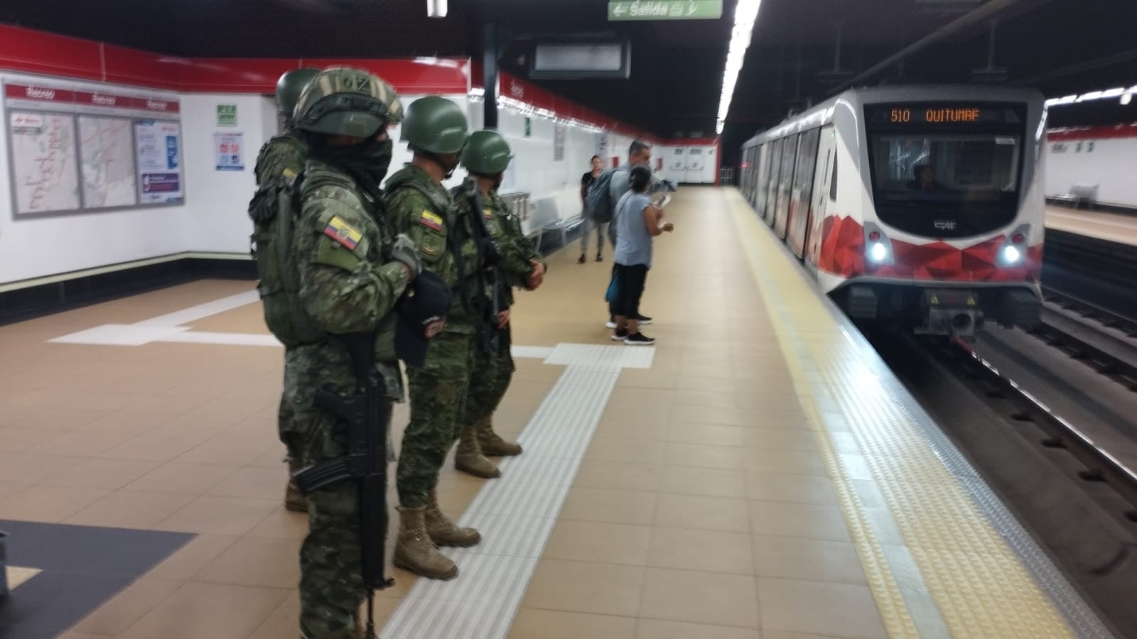 Metro de Quito está militarizado