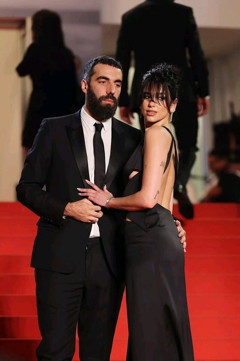 Pareja de Dua Lipa