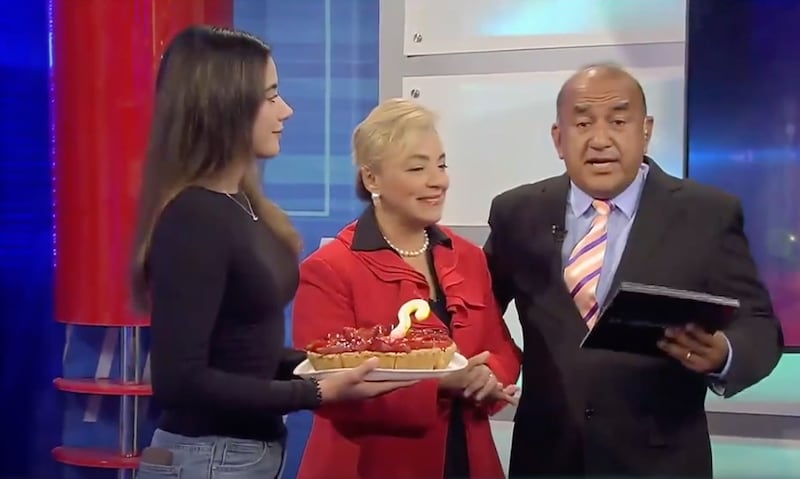 La reacción de José Delgado tras ser sorprendido en vivo por su familia en su cumpleaños.