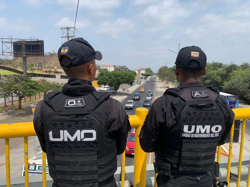 Guayaquil. Policías custodian alrededores del estadio Monumental por final de la Copa Libertadores.