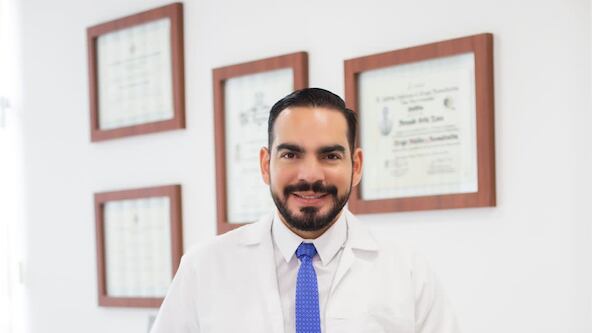 Dr. Fernando Ortiz, especialista en Cirugía Plástica, Reconstructiva y Estética.