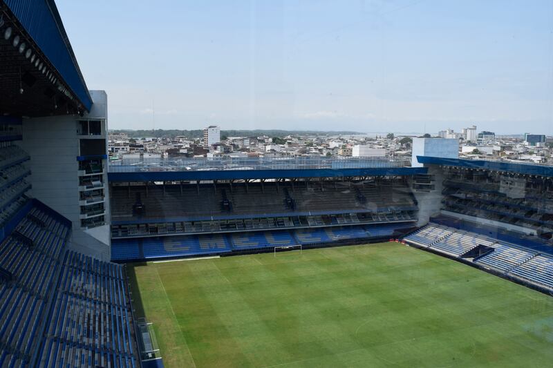 Palcos en el estadio “George Capwell”