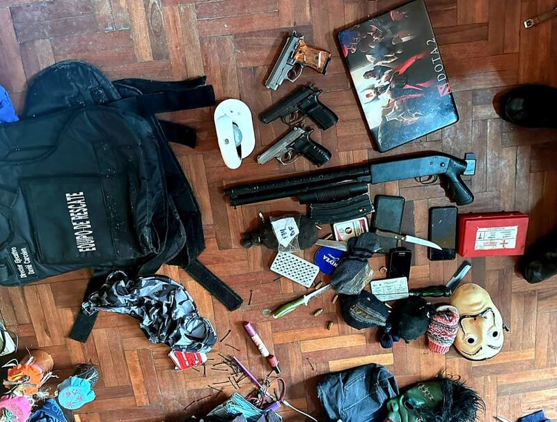 Clausuran centro de rehabilitación clandestino en Quito con armas y menores en riesgo