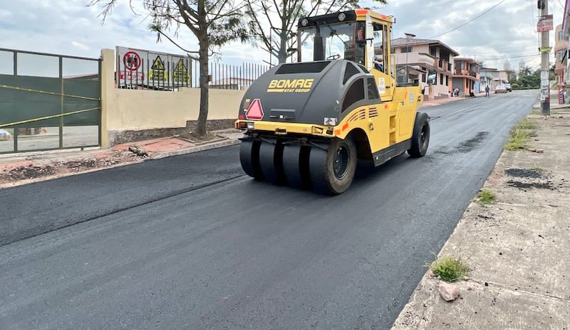 Trabajos de tratamiento vial en Quito