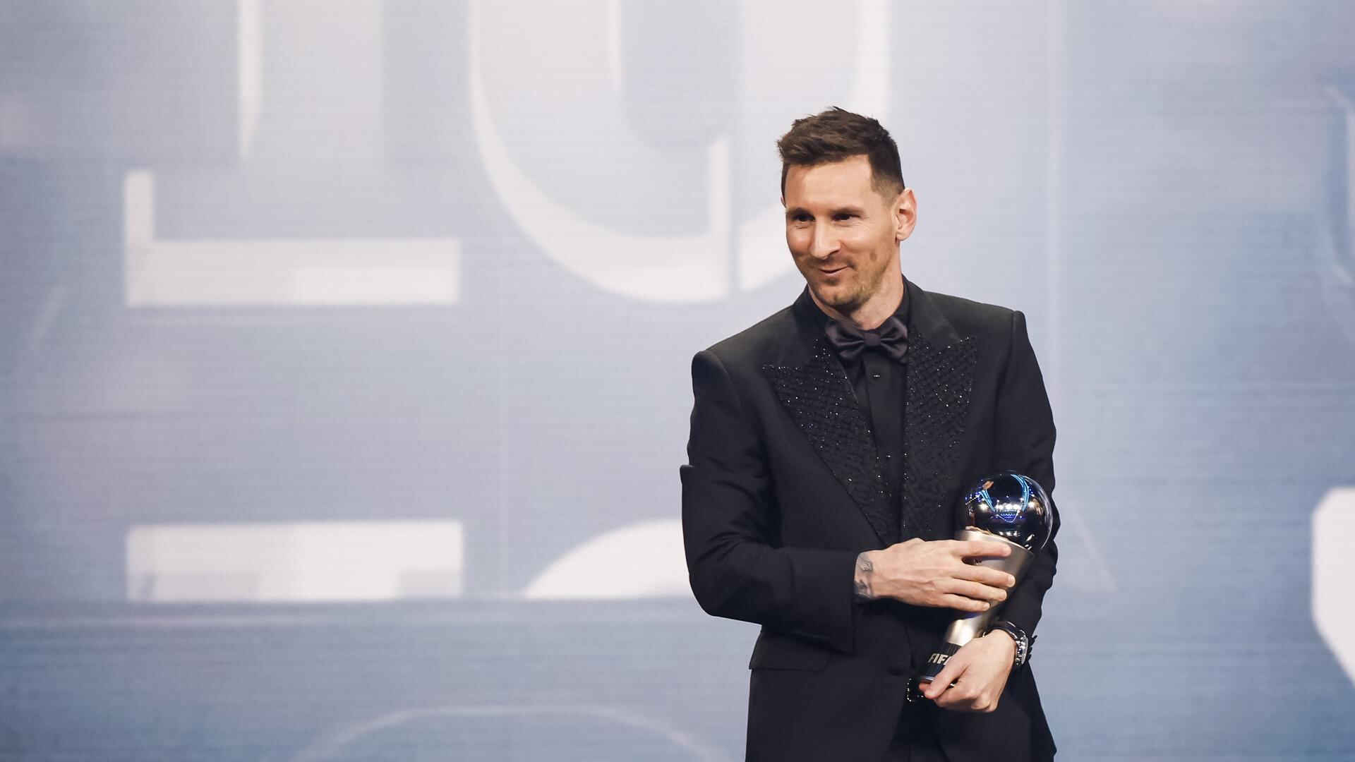 Lionel Messi recibiendo el premio The Best