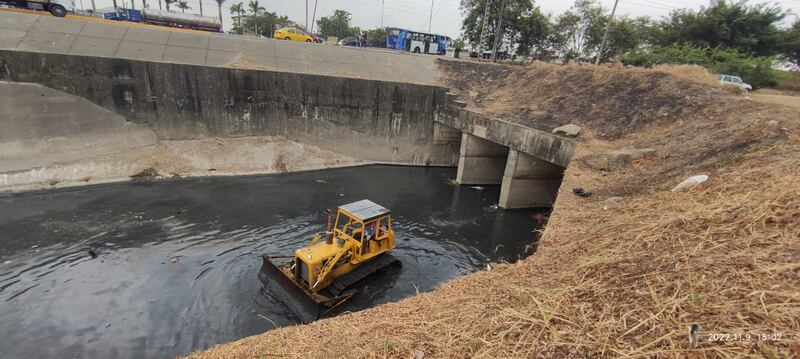 Las labores se realizan en conjunto con Interagua y Urvaseo.