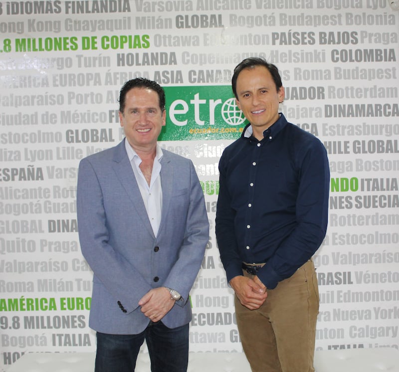 Hernán Cueva, CEO de Metro Ecuador, junto a David Betancourt, gerente de operaciones de Pintulac.