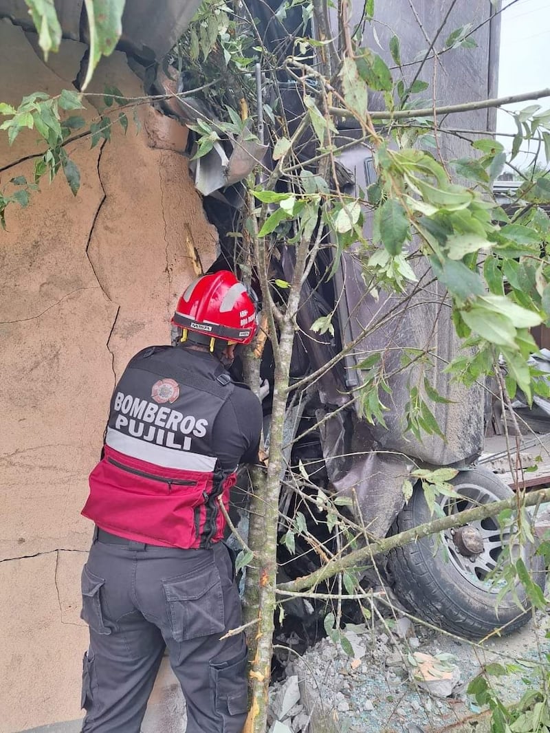 Vehículo chocó contra una vivienda y dejó tres personas fallecidas en la vía Pujilí – La Maná