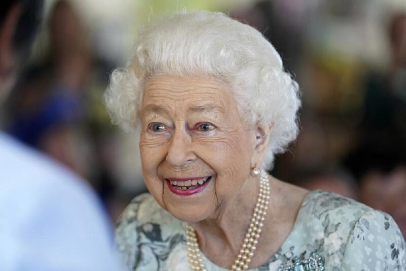 La reina Isabel II durante un acto público.