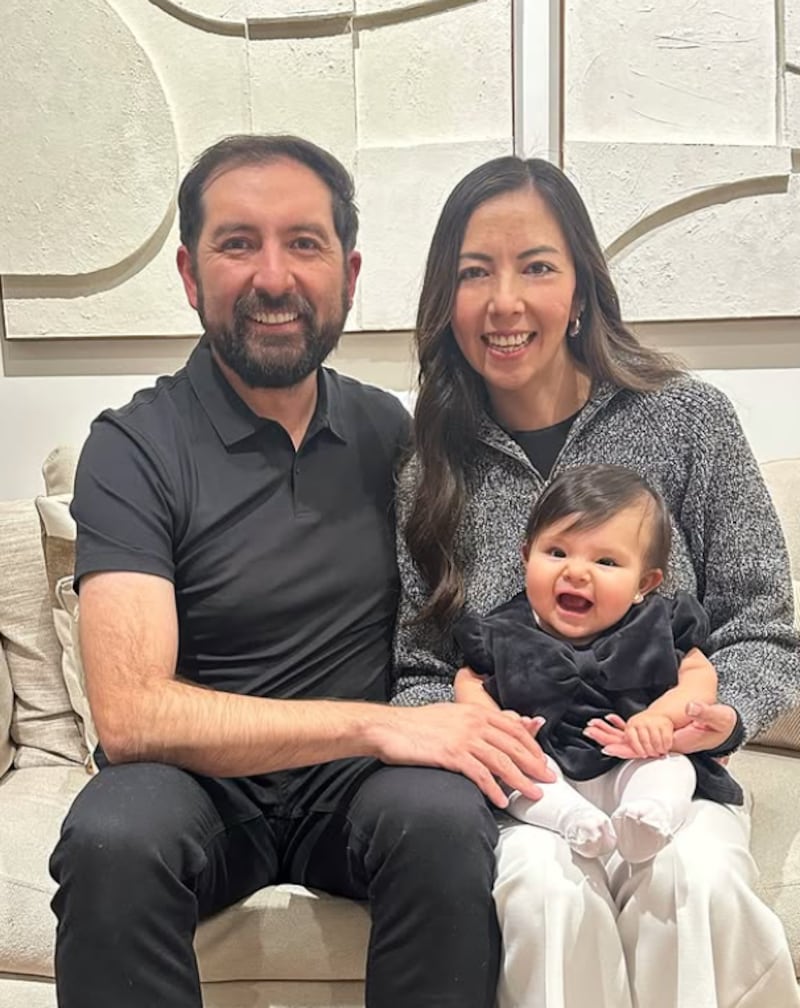 Bebé Rafaella junto a sus padres Nahomi y Paúl