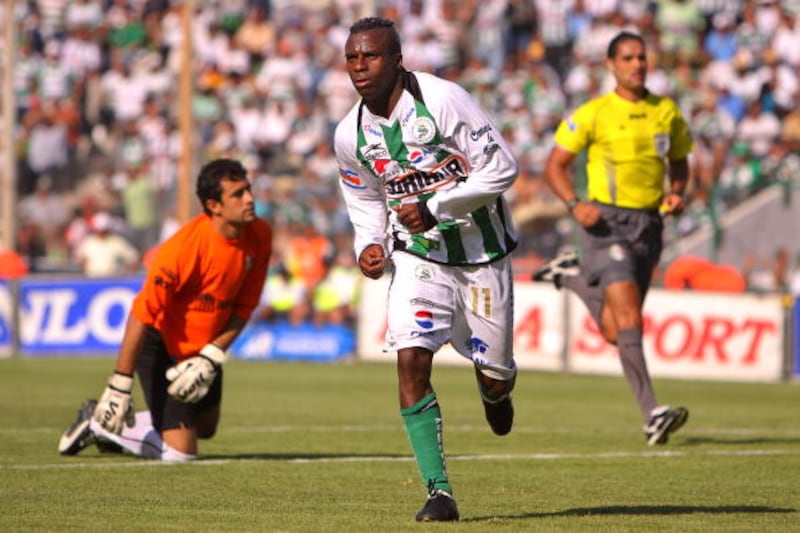 "Chucho" festejando uno de sus goles