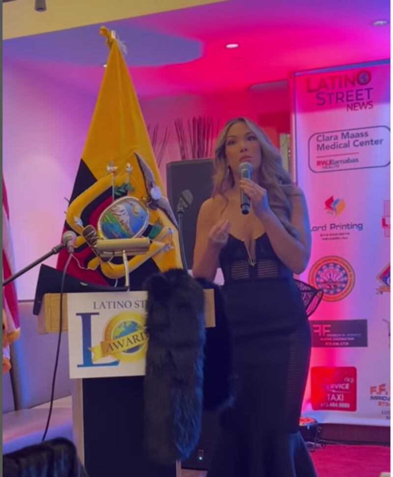 "El hecho de estar trabajando duro como migrantes ya estamos dejando un legado": El imponente discurso de Alejandra Jaramillo al ganar el premio Latino Street Awards