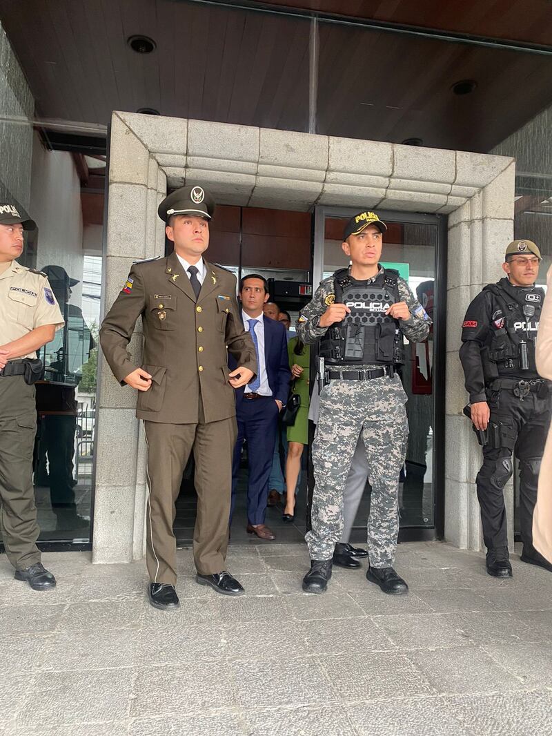 Santiago Olmedo saliendo de la Corte Nacional de Justicia.