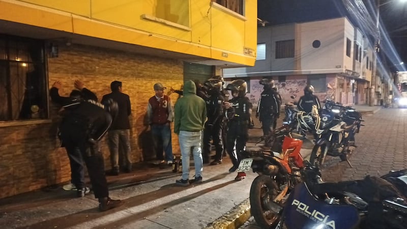 Policía ejecutó operativo para reducir los índices delictuales en Quito. Imagen: Cortesía