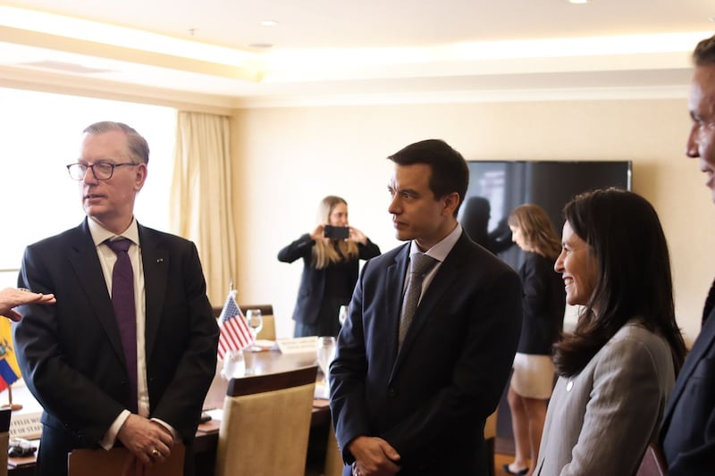 Presidente electo Daniel Noboa se reúne en Quito con representantes de la Usaid