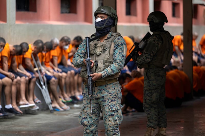 Fuerzas militares intervendrán las cárceles el tiempo que sea necesario, señala el Consejo de Seguridad .