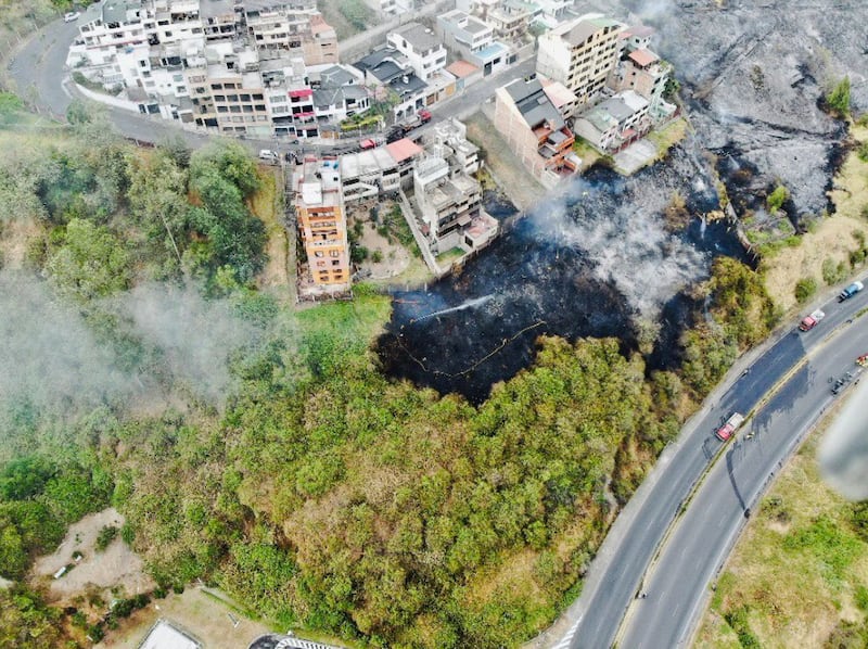 Incendio en el Itchimbía