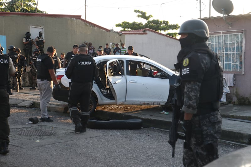 Ataque armado en Socio Vivienda deja 19 muertos y 6 heridos