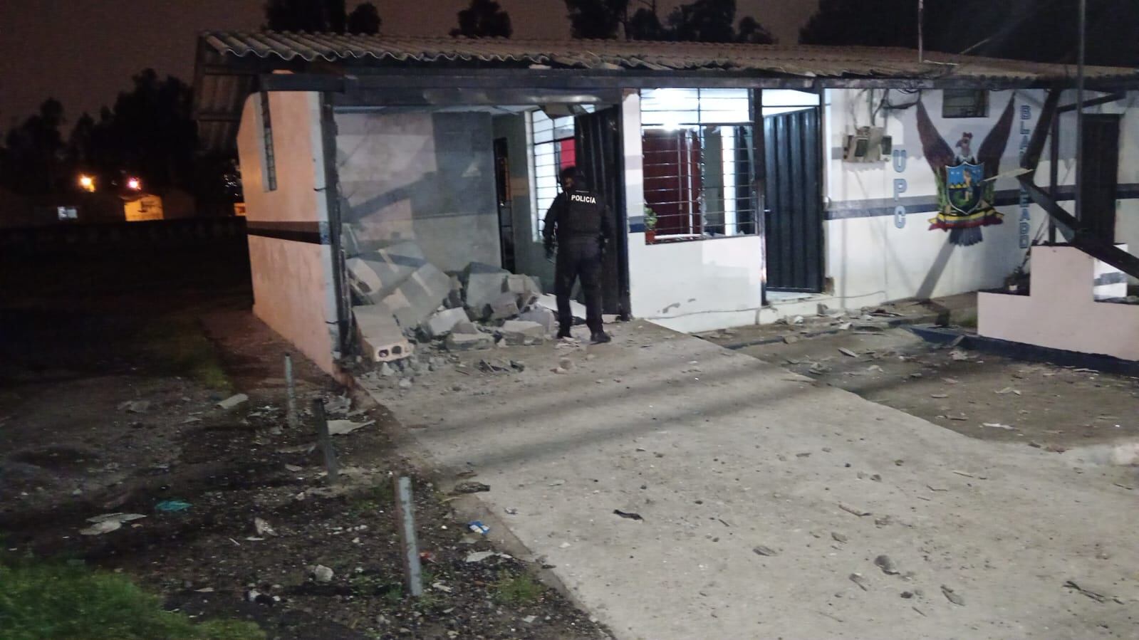 Así quedó el UPC de El Conde tras la explosión de un artefacto en el sur de Quito