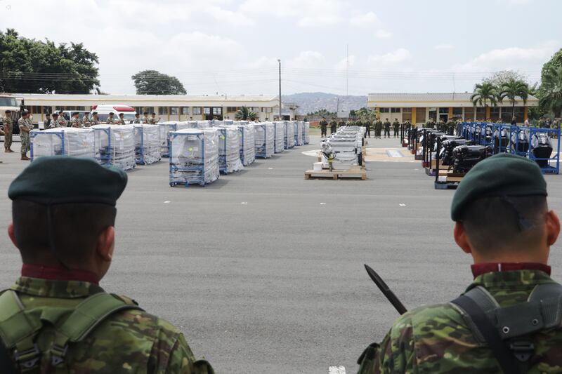 En el Fuerte Militar Huancavilca, se realizó la ceremonia de entrega donación de equipos de seguridad a las Fuerzas Armadas