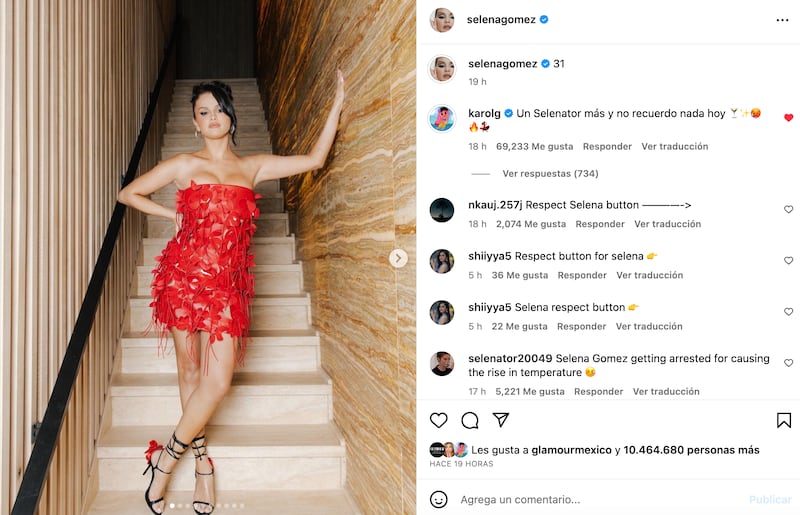 Selena Gomez presume su figura con vestido Bottega Veneta