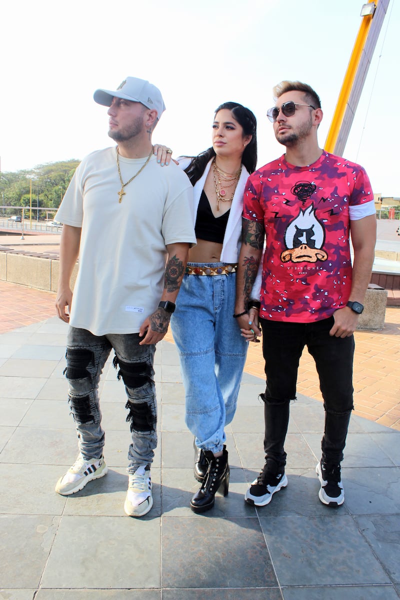 Diana Sofía junto al dúo Rocko & Blasty.