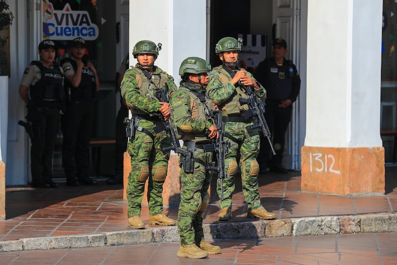 Cuenca elude los apagones por la Cumbre Iberoamericana mientras Ecuador sigue a media luz