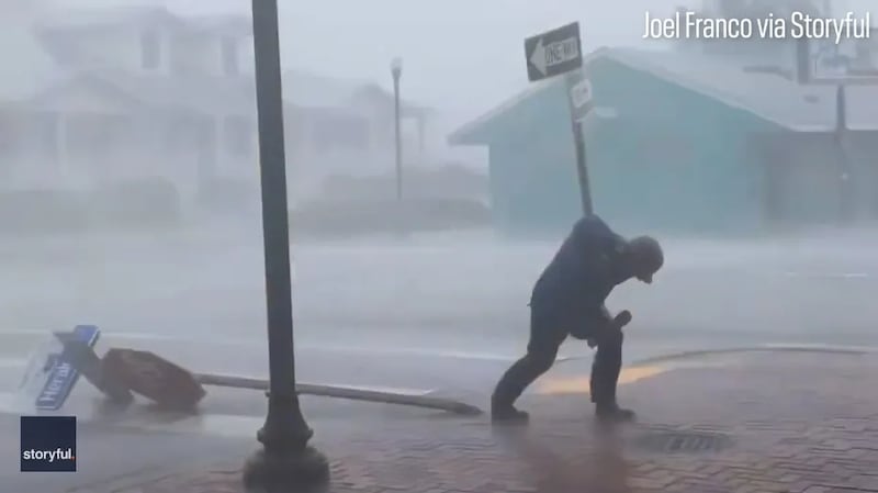 Jim Cantore pasó tremendo susto por el huracán Ian