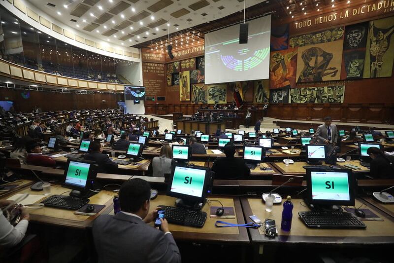 Asamblea Nacional respalda a Diana Salazar por su investigación en el caso Metástasis.