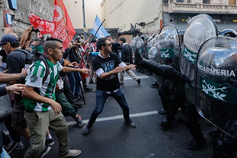 Enfrentamientos en Buenos Aires, Argentina