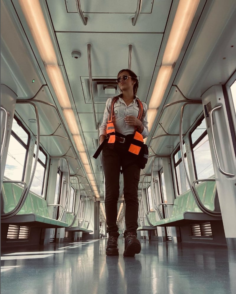 Conductora del Metro de Quito