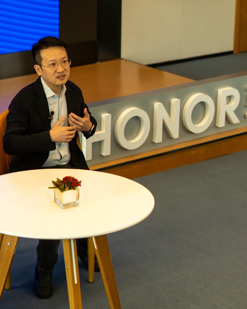 Ray Guo, Chief Marketing Officer (CMO) de Honor, reveló la intención de la marca de mantenerse como líder en innovación, desarrollo y democratización de tecnologías clave como la Inteligencia Artificial.