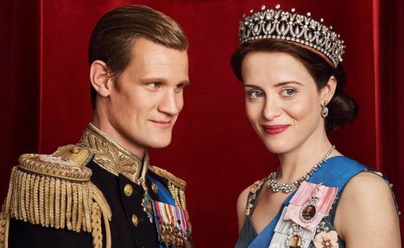 Claire Foy é vítima da perseguição de um homem.