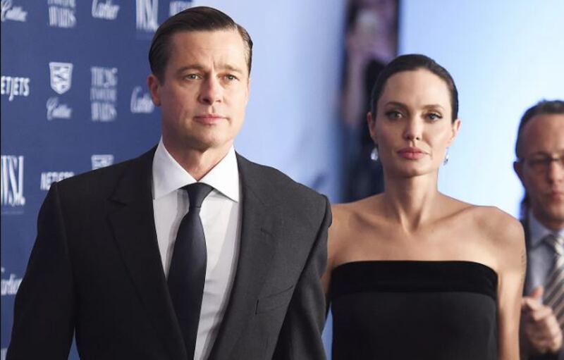 Brad Pitt y Angelina Jolie el 4 de noviembre de 2015. | Foto: Dimitrios Kambouris/Getty Images