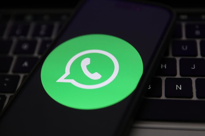 ¿Se implementará el tercer visto en WhatsApp?