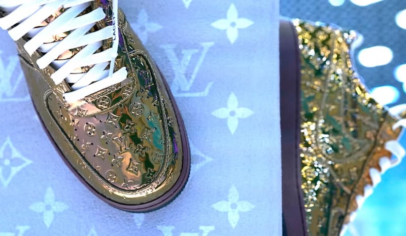 Air Force 1 x Louis Vuitton Metallic Gold: 33.154 €