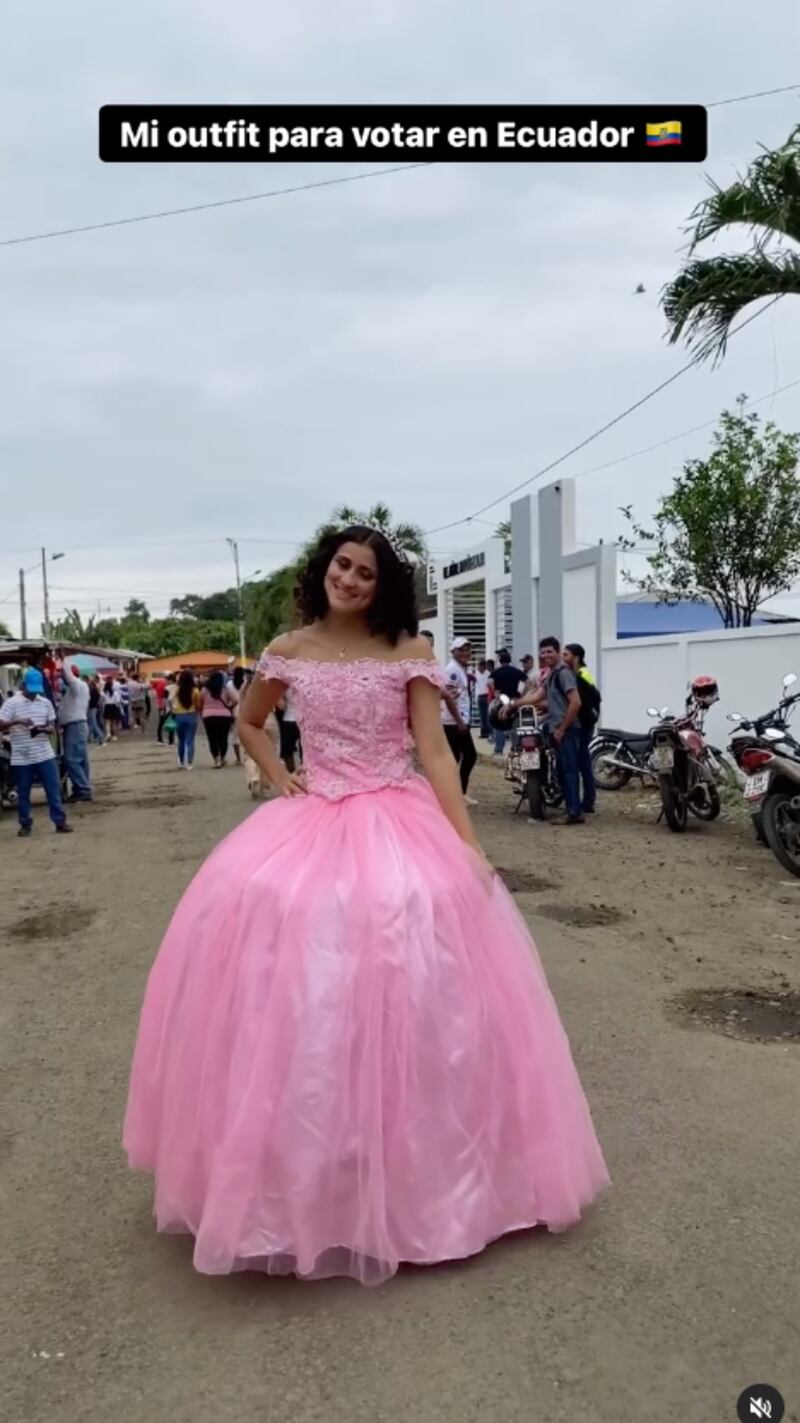 Elba González en las elecciones de 2023 vestida de quinceañera