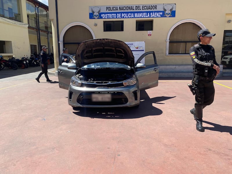 Policía Nacional logró recuperar uno de los vehículos